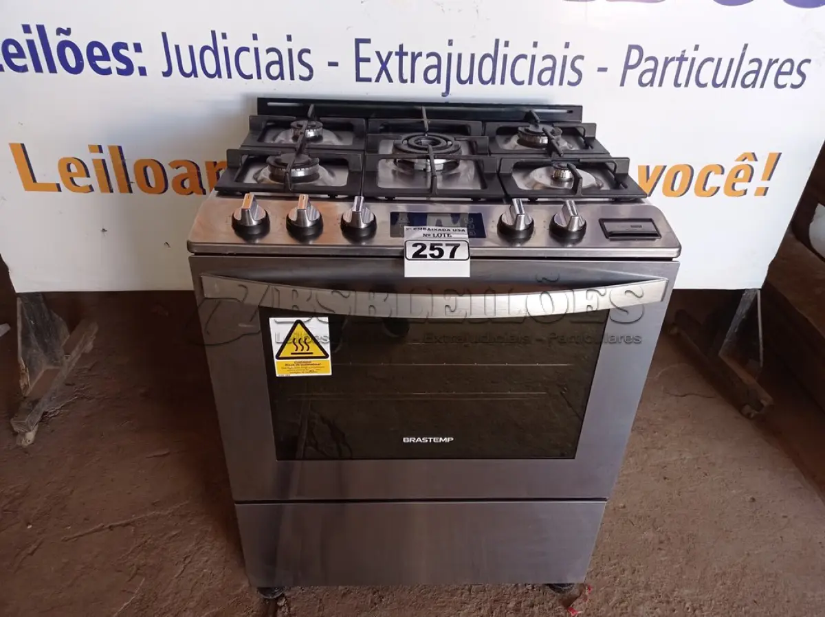 LOTE 257 - 01 FOGÃO 05 BOCAS MARCA BRASTEMP 220V. (STOV 5 FLAMES) (NO ESTADO) BH1558Y