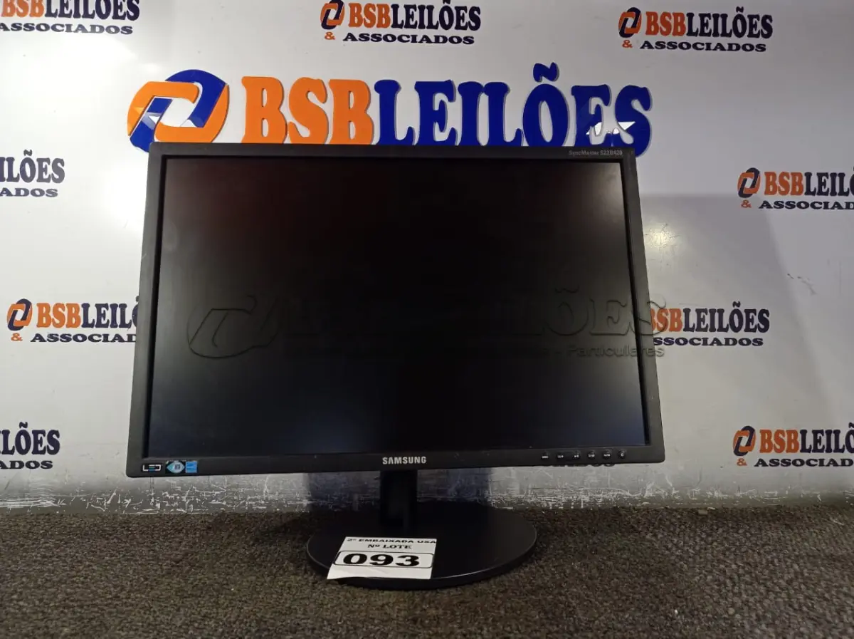 LOTE 093 - 01 MONITOR 22’’ MARCA SAMSUNG. (DISPLAY) (NO ESTADO) AV9699N