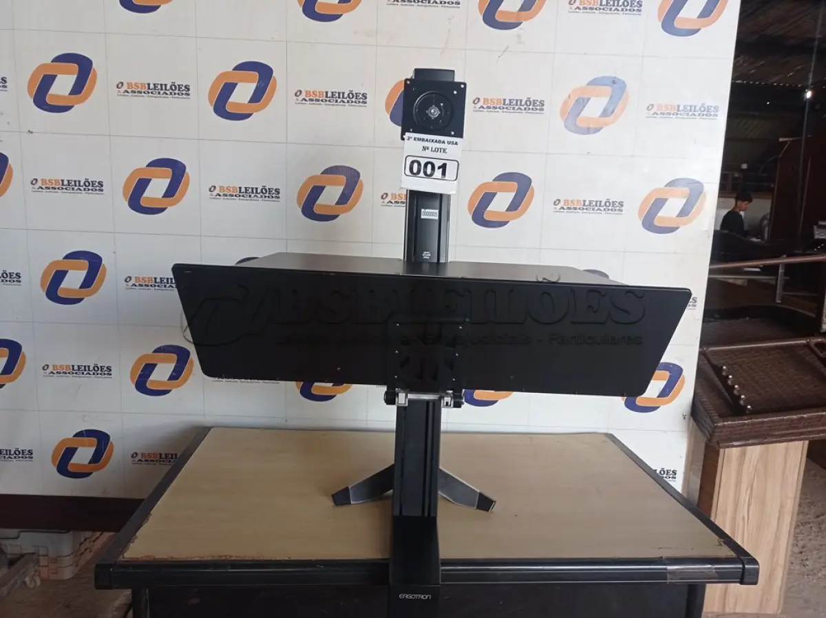 LOTE 001 - 01 MESA VERTICAL ERGOTRON PARA 01 MONITOR. (STAND UP DESK) (NO ESTADO) 0000005
