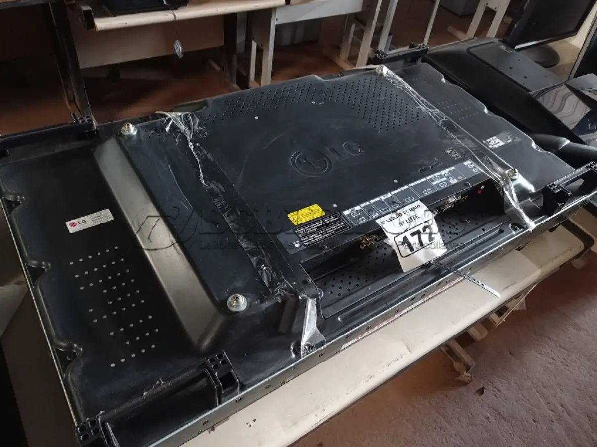 LOTE 172 - 02 MONITORES LG FLATROM 47WV508S-B. (NO ESTADO) ATENÇÃO! FAZER A VISITAÇÃO ANTES DE ARREMATAR, NÃO SABEMOS SE FUNCIONA. LEILÃO NÃO TEM GARANTIA E NEM DEVOLUÇÃO, SUJEITO A POSSÍVEIS AVARIAS VISÍVEIS/OCULTAS E/OU AUSÊNCIA DE COMPONENTES.