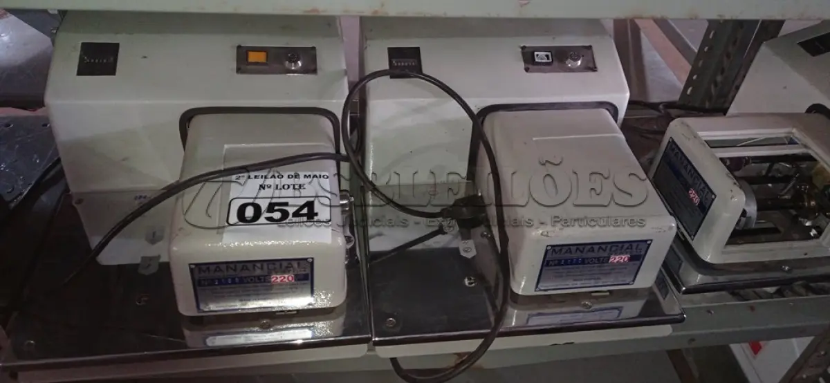 LOTE 054 - 03 MAQUINAS DE ASSINAR MARCA MANANCIAL SYSTEM 220V. (NO ESTADO) ATENÇÃO! FAZER A VISITAÇÃO ANTES DE ARREMATAR, NÃO SABEMOS SE FUNCIONA. LEILÃO NÃO TEM GARANTIA E NEM DEVOLUÇÃO, SUJEITO A POSSÍVEIS AVARIAS VISÍVEIS/OCULTAS E/OU AUSÊNCIA DE COMPONENTES.