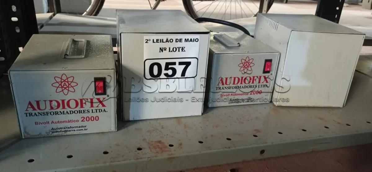 LOTE 057 - 04 AUTOTRANSFORMADORES MARCAS E MODELOS DIVERSOS. (NO ESTADO) ATENÇÃO! FAZER A VISITAÇÃO ANTES DE ARREMATAR, NÃO SABEMOS SE FUNCIONA. LEILÃO NÃO TEM GARANTIA E NEM DEVOLUÇÃO, SUJEITO A POSSÍVEIS AVARIAS VISÍVEIS/OCULTAS E/OU AUSÊNCIA DE COMPONENTES.