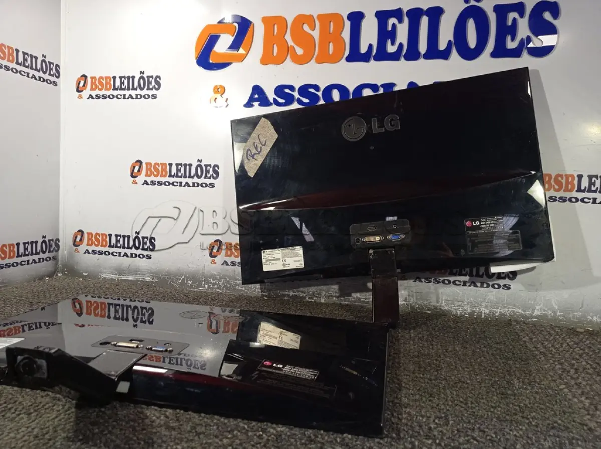 LOTE 154 - 02 MONITORES LG FLATROM E2360V-PN. (NO ESTADO) ATENÇÃO! FAZER A VISITAÇÃO ANTES DE ARREMATAR, NÃO SABEMOS SE FUNCIONA. LEILÃO NÃO TEM GARANTIA E NEM DEVOLUÇÃO, SUJEITO A POSSÍVEIS AVARIAS VISÍVEIS/OCULTAS E/OU AUSÊNCIA DE COMPONENTES.