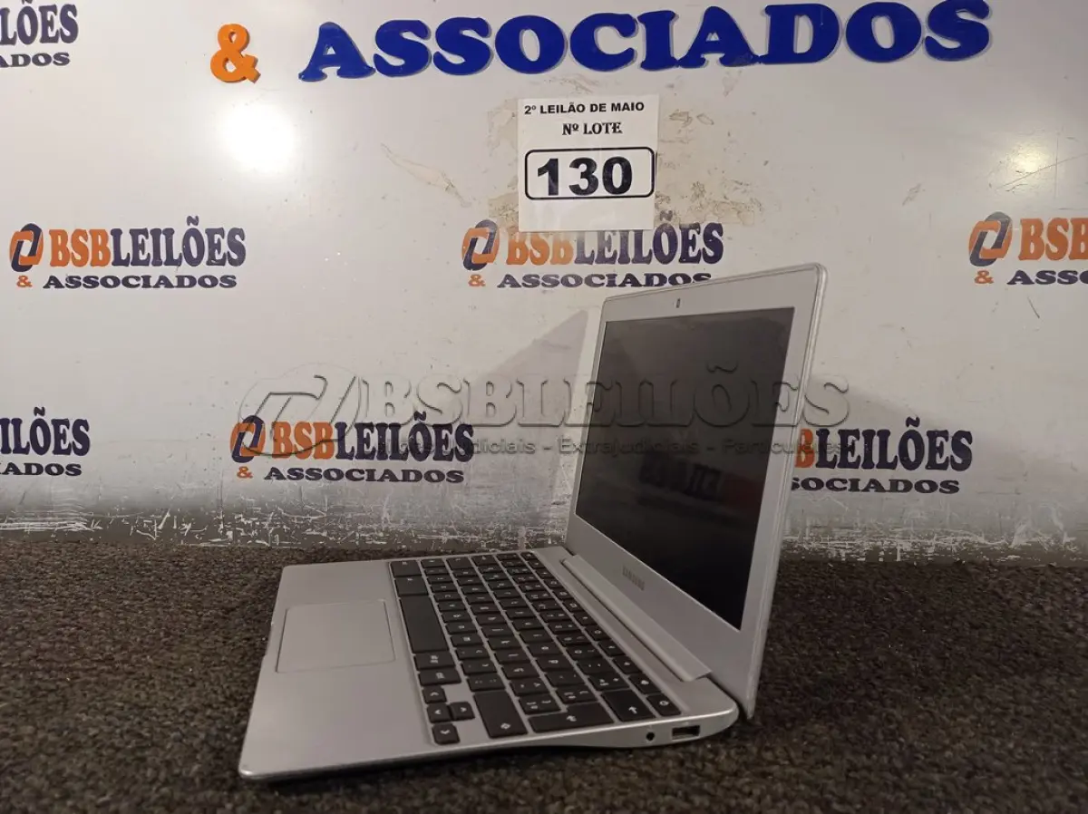 LOTE 130 - 01 CHROMEBOOK SAMSUNG XE500C12. (NO ESTADO) ATENÇÃO! FAZER A VISITAÇÃO ANTES DE ARREMATAR, NÃO SABEMOS SE FUNCIONA. LEILÃO NÃO TEM GARANTIA E NEM DEVOLUÇÃO, SUJEITO A POSSÍVEIS AVARIAS VISÍVEIS/OCULTAS E/OU AUSÊNCIA DE COMPONENTES.
