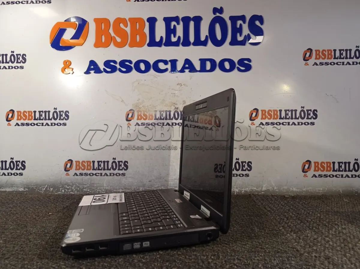 LOTE 190 - 01 NOTEBOOK MARCA VECTOR MODELO 6670. (NO ESTADO) ATENÇÃO! FAZER A VISITAÇÃO ANTES DE ARREMATAR, NÃO SABEMOS SE FUNCIONA. LEILÃO NÃO TEM GARANTIA E NEM DEVOLUÇÃO, SUJEITO A POSSÍVEIS AVARIAS VISÍVEIS/OCULTAS E/OU AUSÊNCIA DE COMPONENTES.