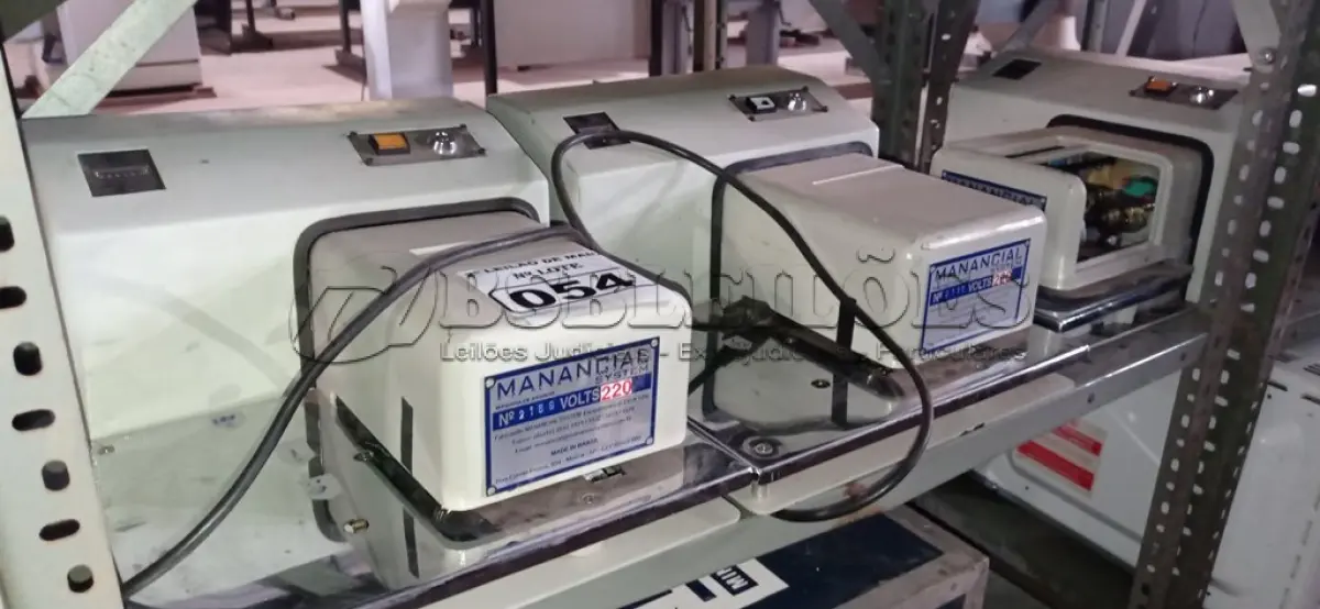 LOTE 054 - 03 MAQUINAS DE ASSINAR MARCA MANANCIAL SYSTEM 220V. (NO ESTADO) ATENÇÃO! FAZER A VISITAÇÃO ANTES DE ARREMATAR, NÃO SABEMOS SE FUNCIONA. LEILÃO NÃO TEM GARANTIA E NEM DEVOLUÇÃO, SUJEITO A POSSÍVEIS AVARIAS VISÍVEIS/OCULTAS E/OU AUSÊNCIA DE COMPONENTES.