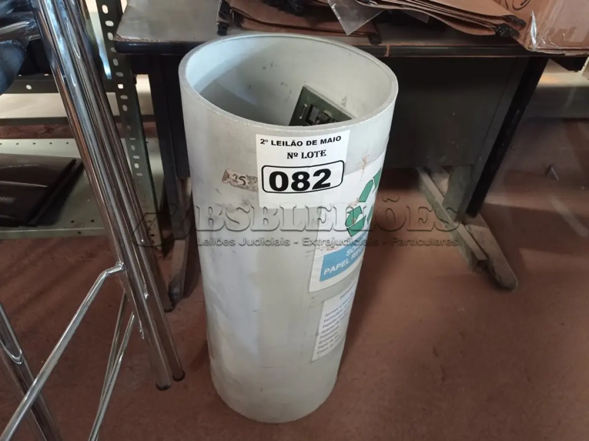 LOTE 082 - 01 LOTE COM GRANDE QUANTIDADE DE PARAFUSOS. (NO ESTADO) ATENÇÃO! FAZER A VISITAÇÃO ANTES DE ARREMATAR, NÃO SABEMOS SE FUNCIONA. LEILÃO NÃO TEM GARANTIA E NEM DEVOLUÇÃO, SUJEITO A POSSÍVEIS AVARIAS VISÍVEIS/OCULTAS E/OU AUSÊNCIA DE COMPONENTES.
