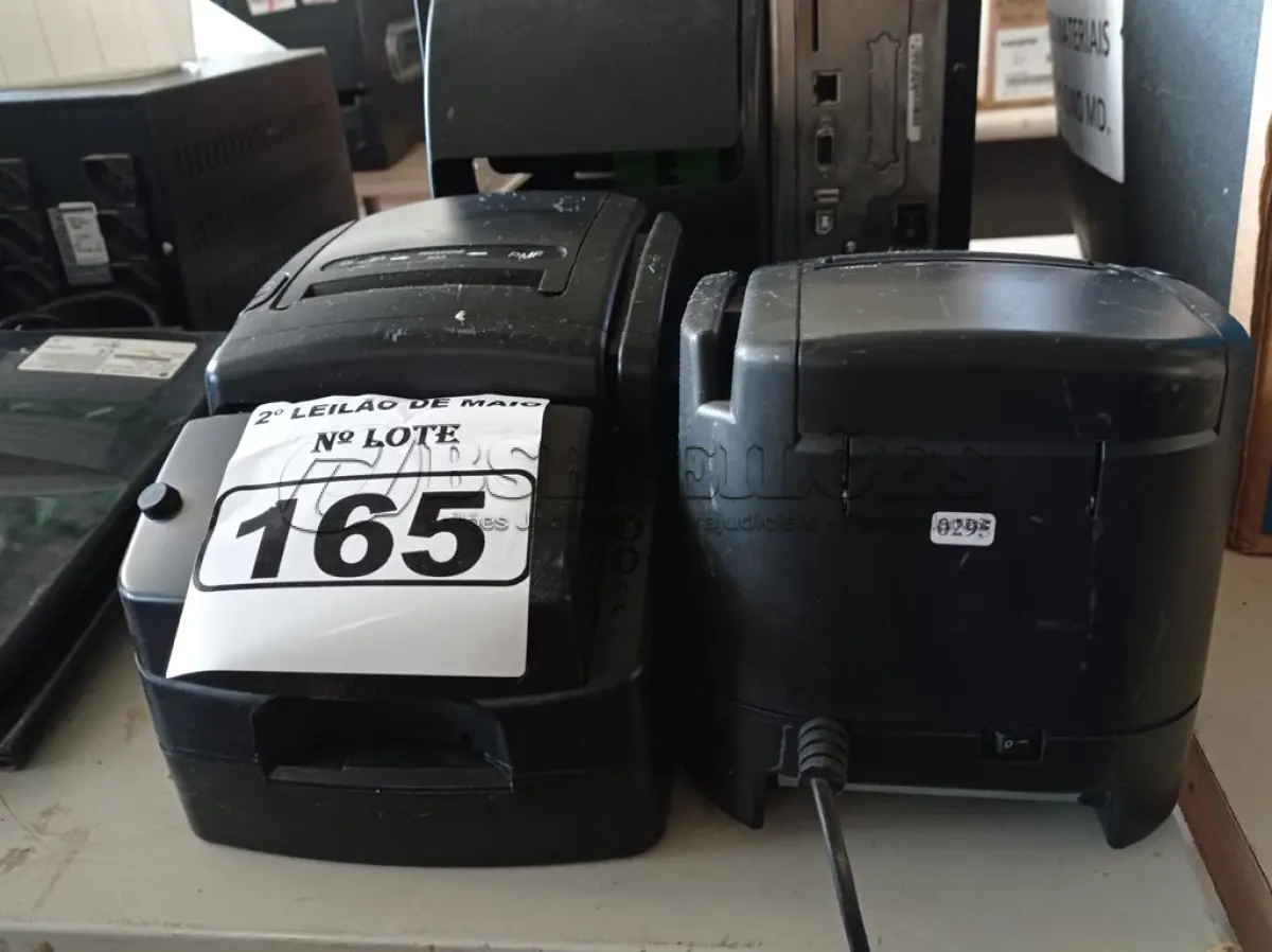 LOTE 165 - 02 IMPRESSORAS DE CUPOM. (NO ESTADO) ATENÇÃO! FAZER A VISITAÇÃO ANTES DE ARREMATAR, NÃO SABEMOS SE FUNCIONA. LEILÃO NÃO TEM GARANTIA E NEM DEVOLUÇÃO, SUJEITO A POSSÍVEIS AVARIAS VISÍVEIS/OCULTAS E/OU AUSÊNCIA DE COMPONENTES.