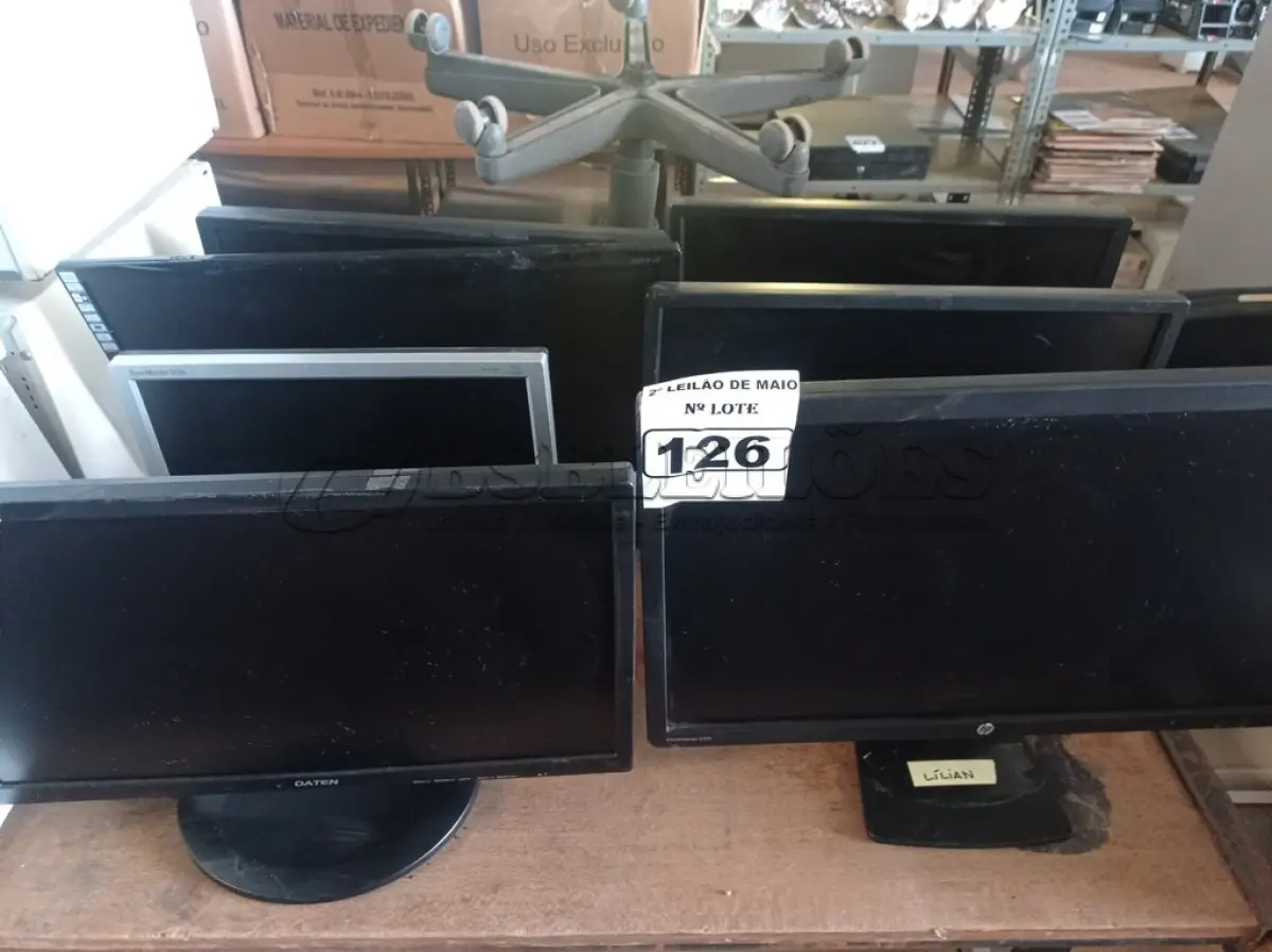 LOTE 126 - 07 MONITORES MARCAS E MODELOS DIVERSOS. (NO ESTADO) ATENÇÃO! FAZER A VISITAÇÃO ANTES DE ARREMATAR, NÃO SABEMOS SE FUNCIONA. LEILÃO NÃO TEM GARANTIA E NEM DEVOLUÇÃO, SUJEITO A POSSÍVEIS AVARIAS VISÍVEIS/OCULTAS E/OU AUSÊNCIA DE COMPONENTES.