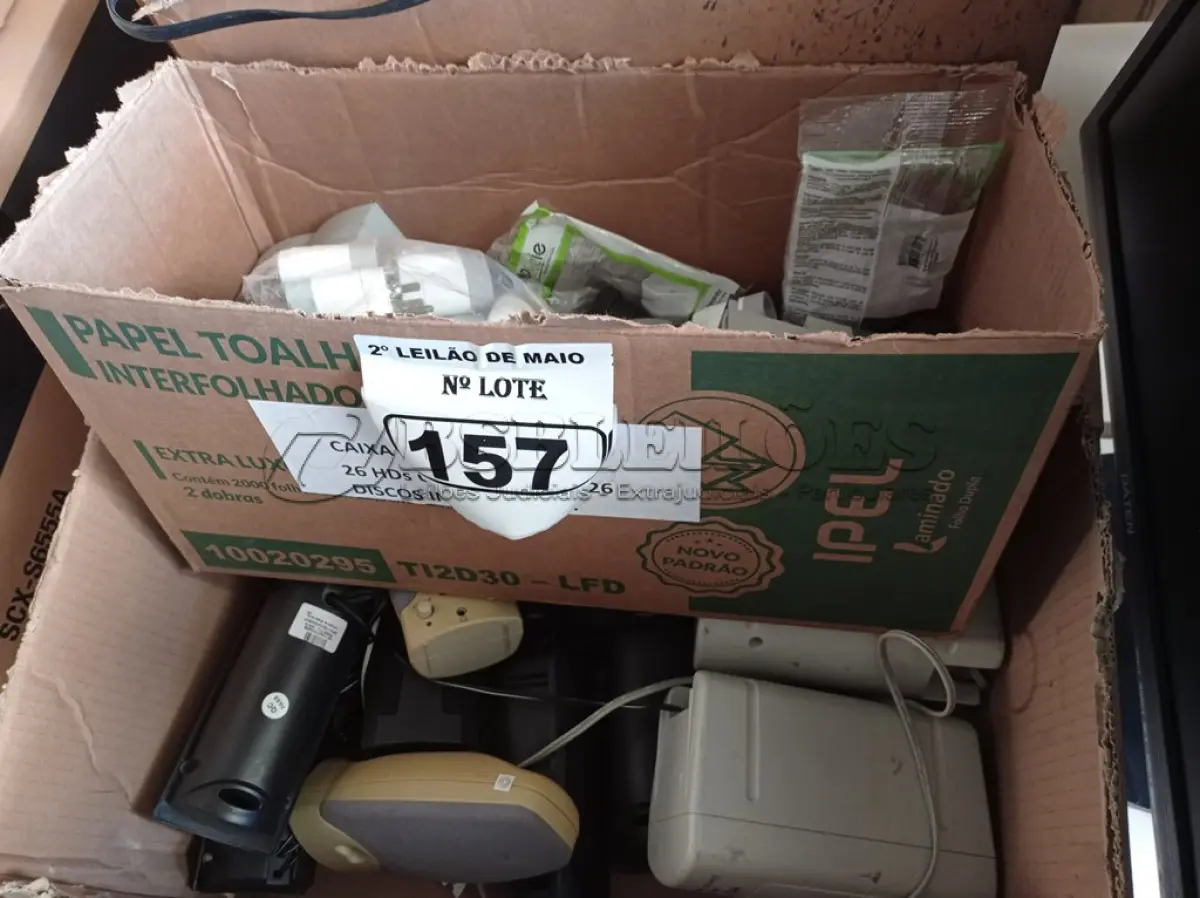 LOTE 157 - 01 LOTE COM VÁRIOS SENSORES DE PRESENÇA, CAIXINHAS DE SOM PARA PC E MATERIAIS ELÉTRICOS DIVERSOS. (NO ESTADO) ATENÇÃO! FAZER A VISITAÇÃO ANTES DE ARREMATAR, NÃO SABEMOS SE FUNCIONA. LEILÃO NÃO TEM GARANTIA E NEM DEVOLUÇÃO, SUJEITO A POSSÍVEIS AVARIAS VISÍVEIS/OCULTAS E/OU AUSÊNCIA DE COMPONENTES.