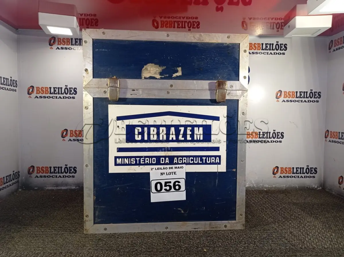 LOTE 056 - 01 CASE. (NO ESTADO) ATENÇÃO! FAZER A VISITAÇÃO ANTES DE ARREMATAR, NÃO SABEMOS SE FUNCIONA. LEILÃO NÃO TEM GARANTIA E NEM DEVOLUÇÃO, SUJEITO A POSSÍVEIS AVARIAS VISÍVEIS/OCULTAS E/OU AUSÊNCIA DE COMPONENTES.