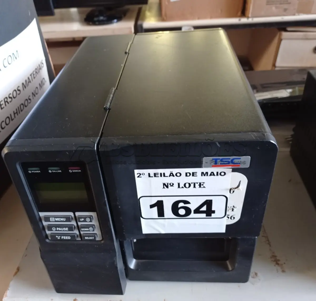 LOTE 164 - 01 IMPRESSORA DE ETIQUETAS MARCA TSC. (NO ESTADO) ATENÇÃO! FAZER A VISITAÇÃO ANTES DE ARREMATAR, NÃO SABEMOS SE FUNCIONA. LEILÃO NÃO TEM GARANTIA E NEM DEVOLUÇÃO, SUJEITO A POSSÍVEIS AVARIAS VISÍVEIS/OCULTAS E/OU AUSÊNCIA DE COMPONENTES.
