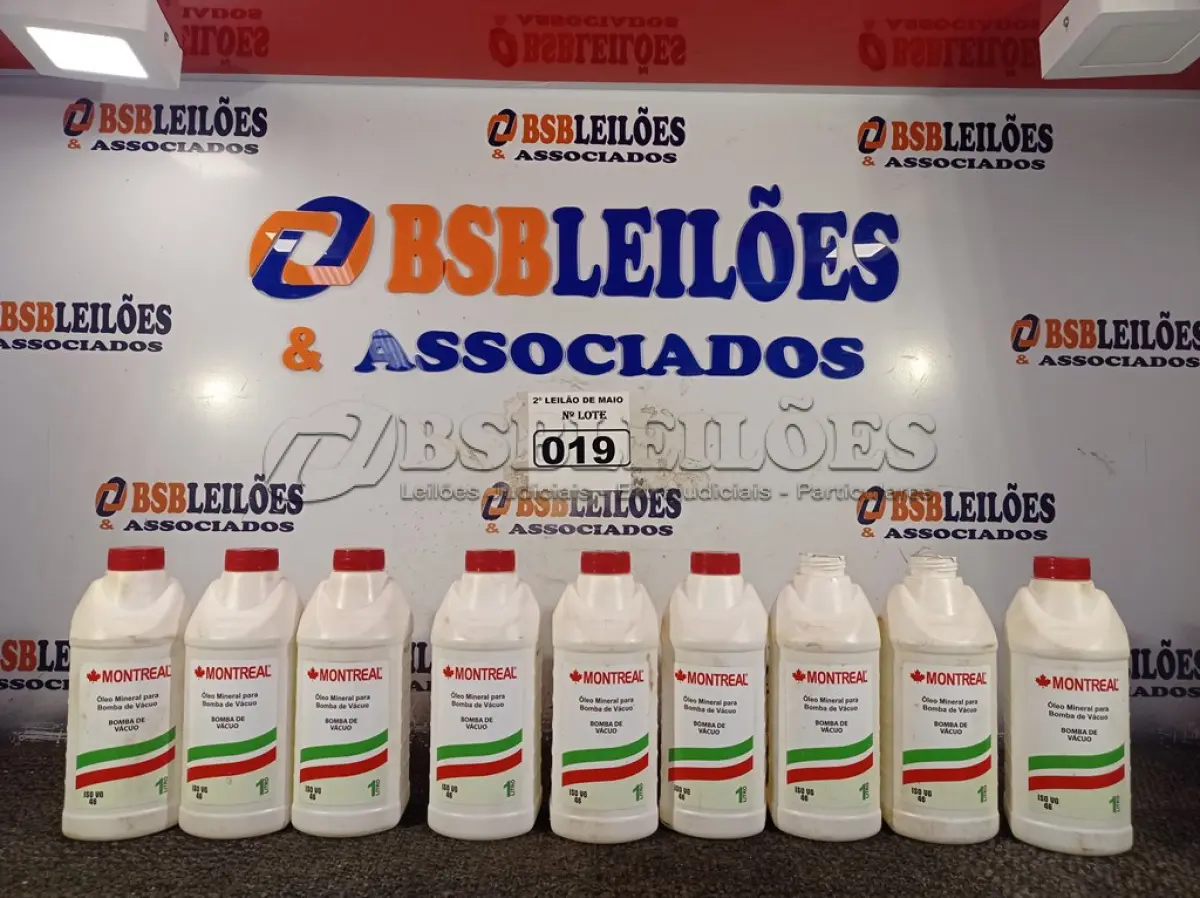 LOTE 019 - 09 LITROS DE ÓLEO MINERAL PARA BOMBA DE VÁCUO ISO VG 46. (NO ESTADO) ATENÇÃO! FAZER A VISITAÇÃO ANTES DE ARREMATAR, NÃO SABEMOS SE FUNCIONA. LEILÃO NÃO TEM GARANTIA E NEM DEVOLUÇÃO, SUJEITO A POSSÍVEIS AVARIAS VISÍVEIS/OCULTAS E/OU AUSÊNCIA DE COMPONENTES.