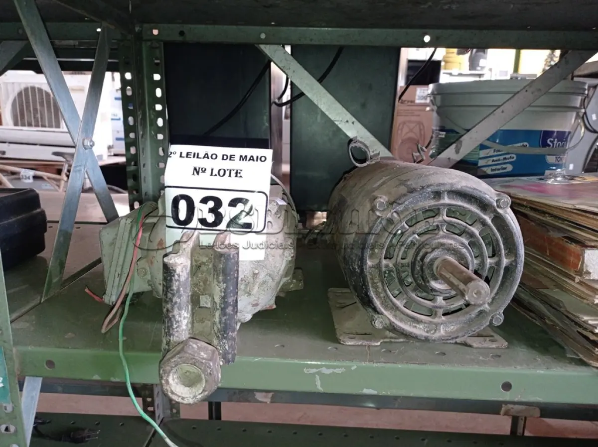 LOTE 032 - 02 MOTORES ELÉTRICOS WEG SENDO 01 DE 1CV 1730 RPM 220/380V E 01 110/220V MODELO G58H. (NO ESTADO) ATENÇÃO! FAZER A VISITAÇÃO ANTES DE ARREMATAR, NÃO SABEMOS SE FUNCIONA. LEILÃO NÃO TEM GARANTIA E NEM DEVOLUÇÃO, SUJEITO A POSSÍVEIS AVARIAS VISÍVEIS/OCULTAS E/OU AUSÊNCIA DE COMPONENTES.