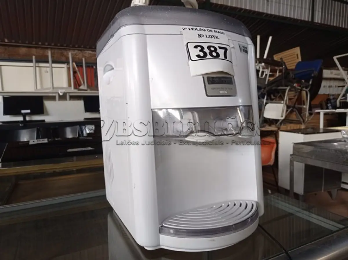 LOTE 387 - 01 BEBEDOURO PARA GARRAFÃO “ELETRÔNICO “MARCA LATINA 220V. (NO ESTADO) ATENÇÃO! FAZER A VISITAÇÃO ANTES DE ARREMATAR, NÃO SABEMOS SE FUNCIONA. LEILÃO NÃO TEM GARANTIA E NEM DEVOLUÇÃO, SUJEITO A POSSÍVEIS AVARIAS VISÍVEIS/OCULTAS E/OU AUSÊNCIA DE COMPONENTES.