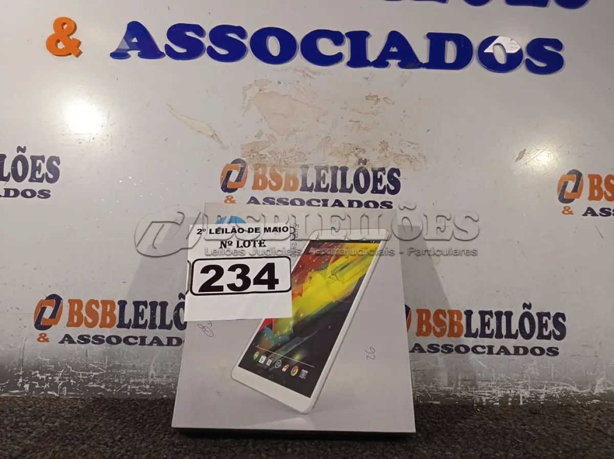 LOTE 234 - 01 TABLET MARCA HP. (NO ESTADO) ATENÇÃO! FAZER A VISITAÇÃO ANTES DE ARREMATAR, NÃO SABEMOS SE FUNCIONA. LEILÃO NÃO TEM GARANTIA E NEM DEVOLUÇÃO, SUJEITO A POSSÍVEIS AVARIAS VISÍVEIS/OCULTAS E/OU AUSÊNCIA DE COMPONENTES.