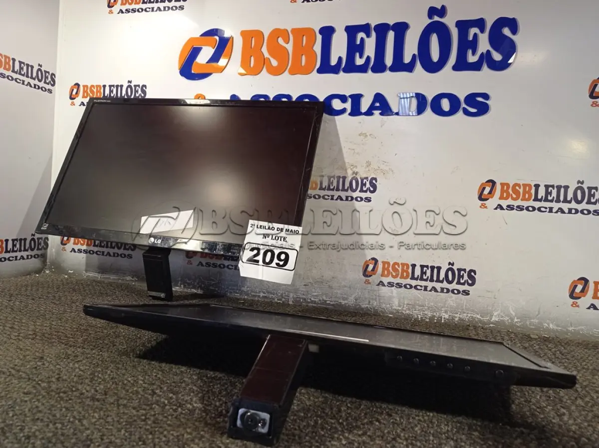 LOTE 209 - 02 MONITORES MARCAS LG MODELOS FLATROM E2360V-PN/E2260V-PN. (NO ESTADO) ATENÇÃO! FAZER A VISITAÇÃO ANTES DE ARREMATAR, NÃO SABEMOS SE FUNCIONA. LEILÃO NÃO TEM GARANTIA E NEM DEVOLUÇÃO, SUJEITO A POSSÍVEIS AVARIAS VISÍVEIS/OCULTAS E/OU AUSÊNCIA DE COMPONENTES.