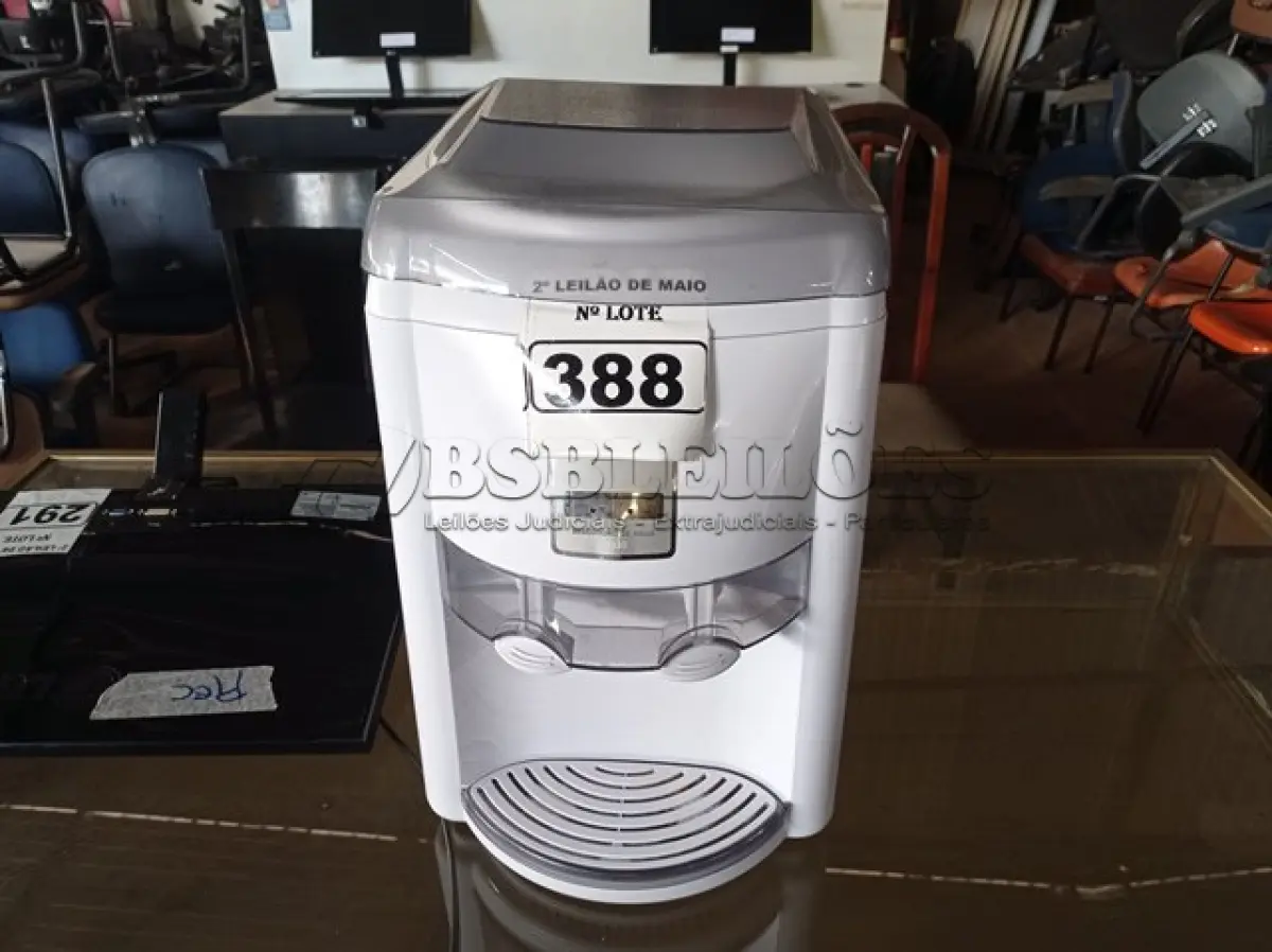 LOTE 388 - 01 BEBEDOURO PARA GARRAFÃO “ELETRÔNICO “MARCA LATINA 220V. (NO ESTADO) ATENÇÃO! FAZER A VISITAÇÃO ANTES DE ARREMATAR, NÃO SABEMOS SE FUNCIONA. LEILÃO NÃO TEM GARANTIA E NEM DEVOLUÇÃO, SUJEITO A POSSÍVEIS AVARIAS VISÍVEIS/OCULTAS E/OU AUSÊNCIA DE COMPONENTES.