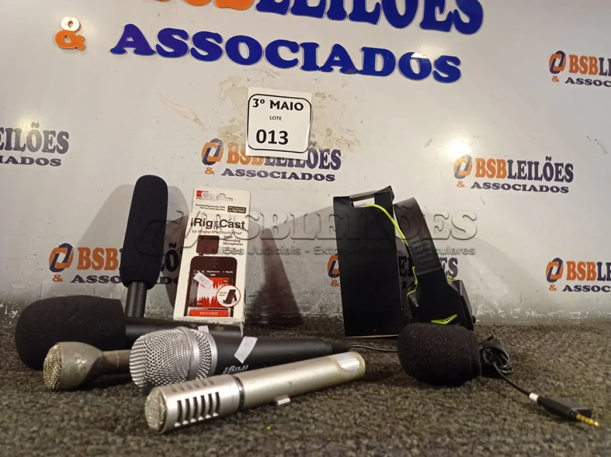 LOTE 013 - 06 MICROFONES DIVERSOS ,01 FONE DE OUVIDO MULTILASER E 01 CAIXA WALDMAN PASSIVA. (NO ESTADO) ATENÇÃO! FAZER A VISITAÇÃO ANTES DE ARREMATAR, NÃO SABEMOS SE FUNCIONA. LEILÃO NÃO TEM GARANTIA E NEM DEVOLUÇÃO, SUJEITO A POSSÍVEIS AVARIAS VISÍVEIS/OCULTAS E/OU AUSÊNCIA DE COMPONENTES.