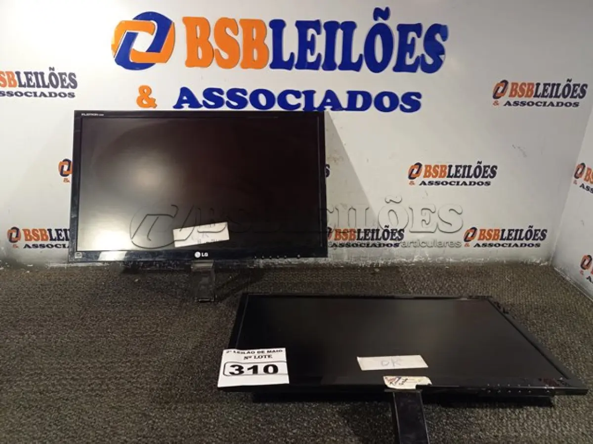 LOTE 310 - 02 MONITORES MARCAS LG MODELOS FLATROM E2360V-PN/E2260V-PN. (NO ESTADO) ATENÇÃO! FAZER A VISITAÇÃO ANTES DE ARREMATAR, NÃO SABEMOS SE FUNCIONA. LEILÃO NÃO TEM GARANTIA E NEM DEVOLUÇÃO, SUJEITO A POSSÍVEIS AVARIAS VISÍVEIS/OCULTAS E/OU AUSÊNCIA DE COMPONENTES.
