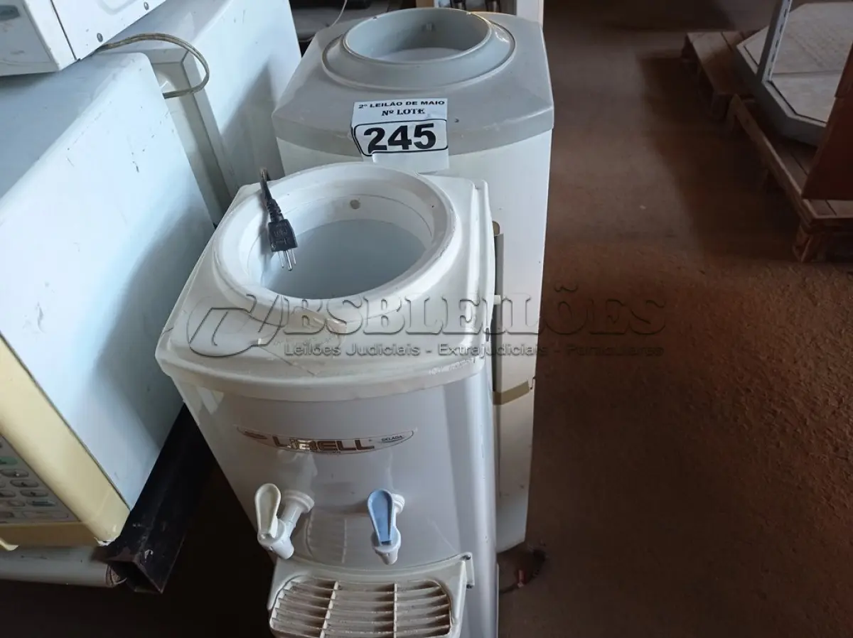 LOTE 245 - 02 BEBEDOUROS PARA GARRAFÃO MARCAS E MODELOS DIVERSOS. (NO ESTADO) ATENÇÃO! FAZER A VISITAÇÃO ANTES DE ARREMATAR, NÃO SABEMOS SE FUNCIONA. LEILÃO NÃO TEM GARANTIA E NEM DEVOLUÇÃO, SUJEITO A POSSÍVEIS AVARIAS VISÍVEIS/OCULTAS E/OU AUSÊNCIA DE COMPONENTES.
