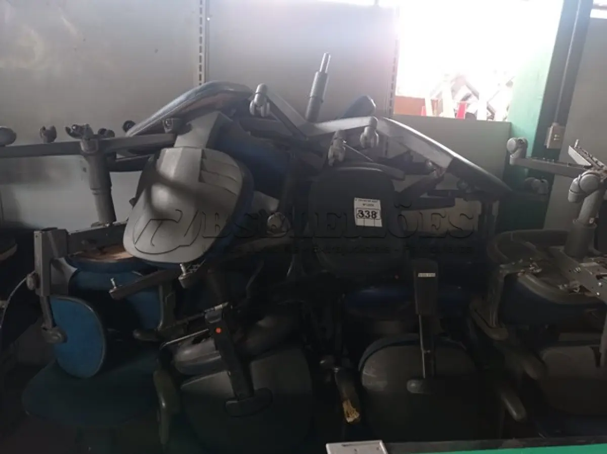 LOTE 338 - 01 LOTE COM VÁRIAS CADEIRAS MARCAS E MODELOS DIVERSOS. (NO ESTADO) ATENÇÃO! FAZER A VISITAÇÃO ANTES DE ARREMATAR, NÃO SABEMOS SE FUNCIONA. LEILÃO NÃO TEM GARANTIA E NEM DEVOLUÇÃO, SUJEITO A POSSÍVEIS AVARIAS VISÍVEIS/OCULTAS E/OU AUSÊNCIA DE COMPONENTES.