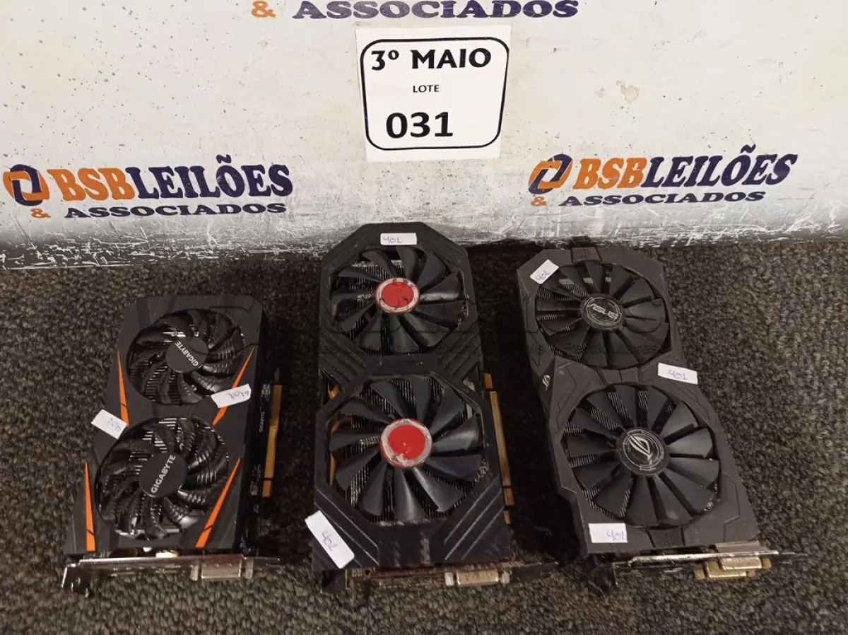 LOTE 031 - 03 PLACAS MÃE GAMER. (NO ESTADO) ATENÇÃO! FAZER A VISITAÇÃO ANTES DE ARREMATAR, NÃO SABEMOS SE FUNCIONA. LEILÃO NÃO TEM GARANTIA E NEM DEVOLUÇÃO, SUJEITO A POSSÍVEIS AVARIAS VISÍVEIS/OCULTAS E/OU AUSÊNCIA DE COMPONENTES.