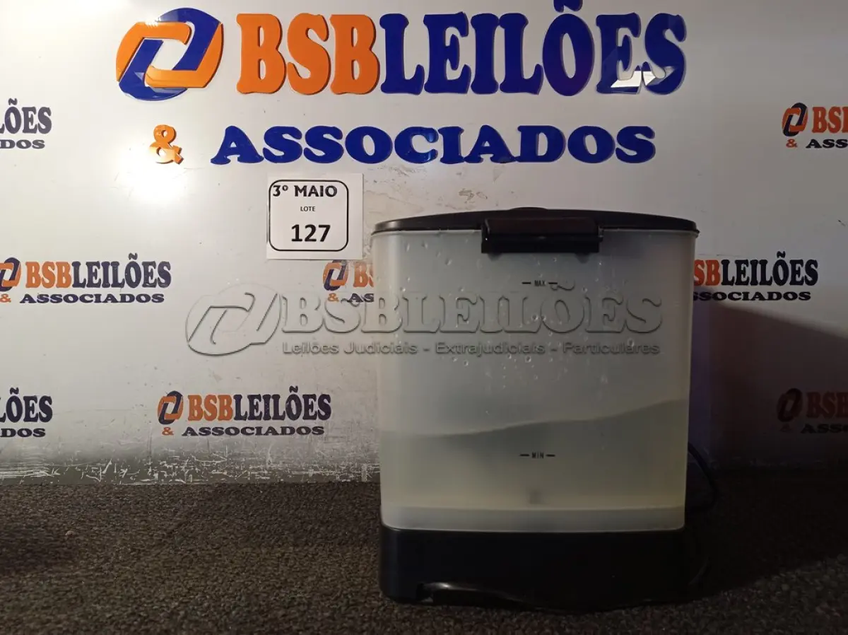 LOTE 127 - 01 CAFETEIRA EXPRESSA MARCA MUNDIAL. (NO ESTADO) ATENÇÃO! FAZER A VISITAÇÃO ANTES DE ARREMATAR, NÃO SABEMOS SE FUNCIONA. LEILÃO NÃO TEM GARANTIA E NEM DEVOLUÇÃO, SUJEITO A POSSÍVEIS AVARIAS VISÍVEIS/OCULTAS E/OU AUSÊNCIA DE COMPONENTES.