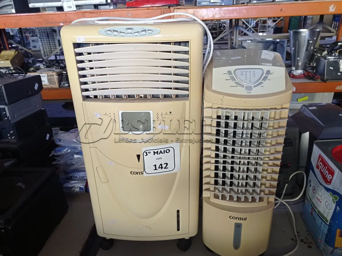 LOTE 142 - 02 CLIMATIZADORES MARCA CÔNSUL COM AVARIAS. (NO ESTADO) ATENÇÃO! FAZER A VISITAÇÃO ANTES DE ARREMATAR, NÃO SABEMOS SE FUNCIONA. LEILÃO NÃO TEM GARANTIA E NEM DEVOLUÇÃO, SUJEITO A POSSÍVEIS AVARIAS VISÍVEIS/OCULTAS E/OU AUSÊNCIA DE COMPONENTES.