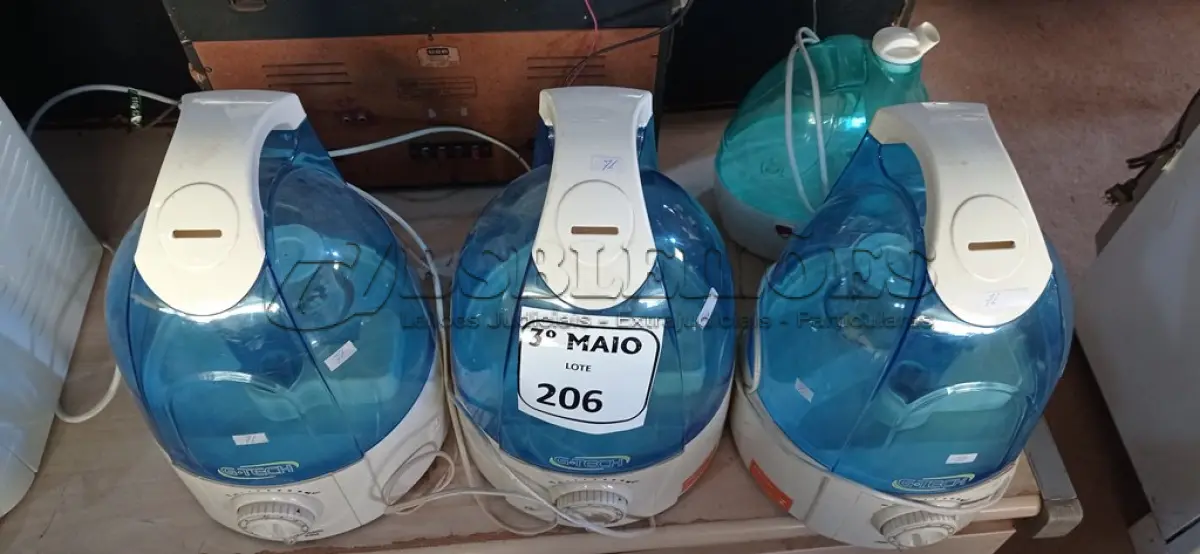 LOTE 206 - 04 UMIDIFICADORES. (NO ESTADO) ATENÇÃO! FAZER A VISITAÇÃO ANTES DE ARREMATAR, NÃO SABEMOS SE FUNCIONA. LEILÃO NÃO TEM GARANTIA E NEM DEVOLUÇÃO, SUJEITO A POSSÍVEIS AVARIAS VISÍVEIS/OCULTAS E/OU AUSÊNCIA DE COMPONENTES.