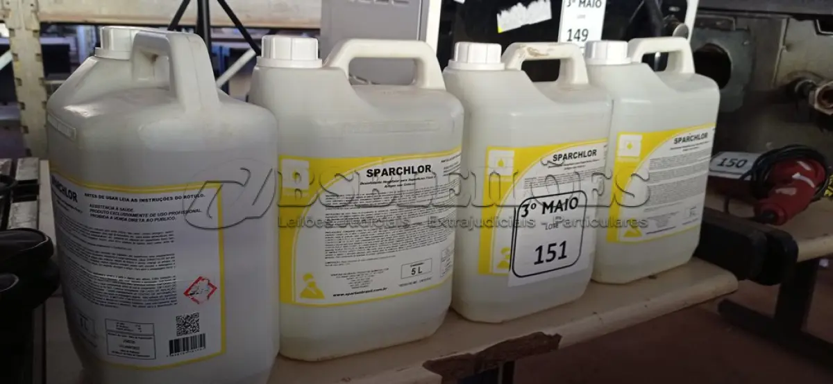 LOTE 151 - 04 GALÕES COM 05 L CADA, DE DESINFETANTE PARA SUPERFÍCIES FIXAS E ARTIGOS NÃO CÍTRICOS. (NO ESTADO) ATENÇÃO! FAZER A VISITAÇÃO ANTES DE ARREMATAR, NÃO SABEMOS SE FUNCIONA. LEILÃO NÃO TEM GARANTIA E NEM DEVOLUÇÃO, SUJEITO A POSSÍVEIS AVARIAS VISÍVEIS/OCULTAS E/OU AUSÊNCIA DE COMPONENTES.