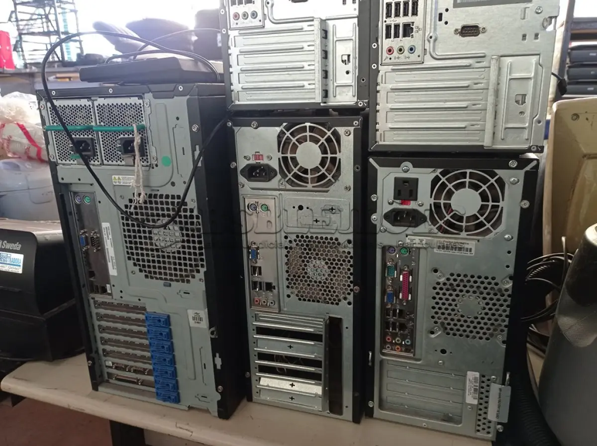 LOTE 336 - 05 CPU’S MARCAS E MODELOS DIVERSOS. (NO ESTADO) ATENÇÃO! FAZER A VISITAÇÃO ANTES DE ARREMATAR, NÃO SABEMOS SE FUNCIONA. LEILÃO NÃO TEM GARANTIA E NEM DEVOLUÇÃO, SUJEITO A POSSÍVEIS AVARIAS VISÍVEIS/OCULTAS E/OU AUSÊNCIA DE COMPONENTES.
