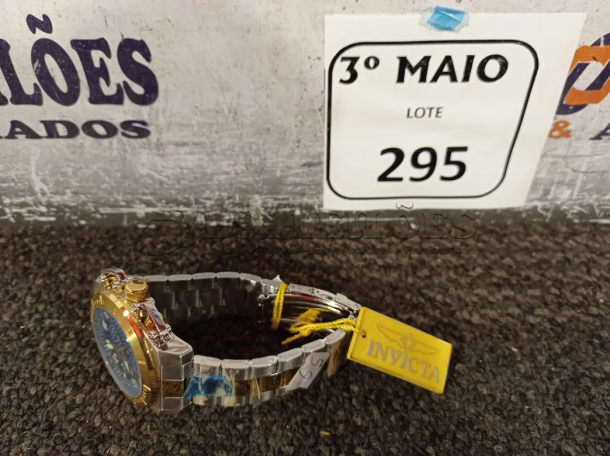LOTE 295 - 01 RELÓGIO DE PULSO.  (NO ESTADO) ATENÇÃO! FAZER A VISITAÇÃO ANTES DE ARREMATAR, NÃO SABEMOS SE FUNCIONA. LEILÃO NÃO TEM GARANTIA E NEM DEVOLUÇÃO, SUJEITO A POSSÍVEIS AVARIAS VISÍVEIS/OCULTAS E/OU AUSÊNCIA DE COMPONENTES.