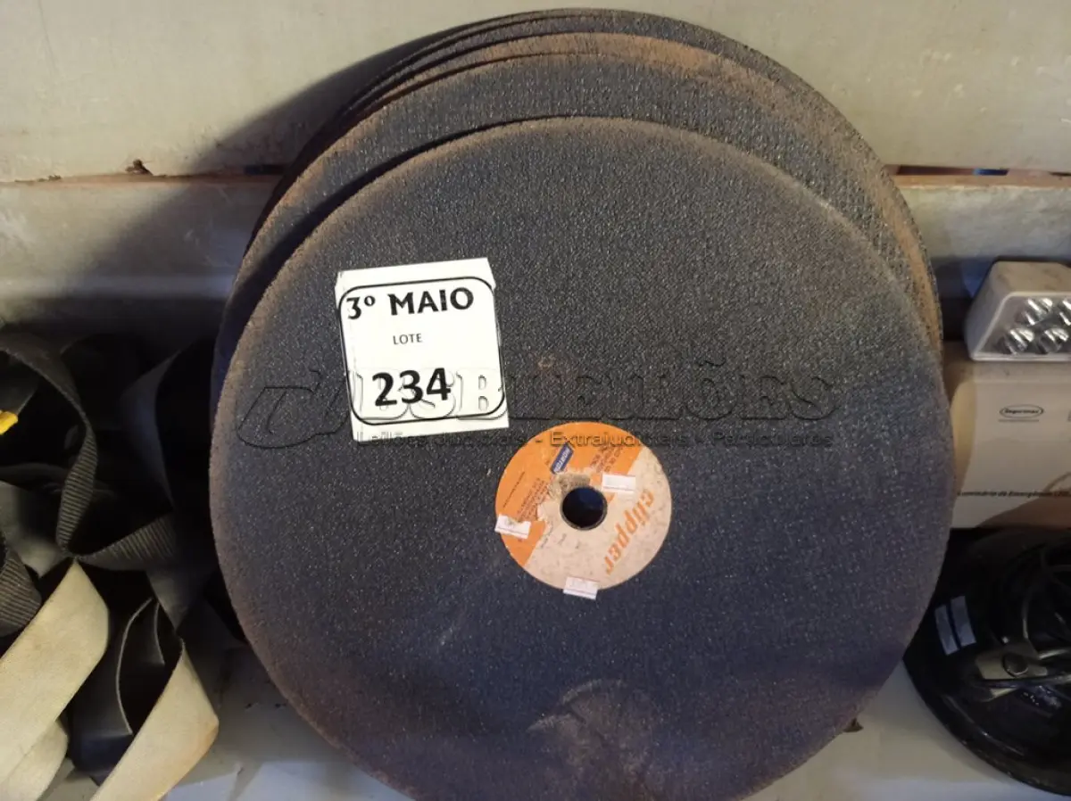 LOTE 234 - 05 DISCOS DE POLICORTE. (NO ESTADO) ATENÇÃO! FAZER A VISITAÇÃO ANTES DE ARREMATAR, NÃO SABEMOS SE FUNCIONA. LEILÃO NÃO TEM GARANTIA E NEM DEVOLUÇÃO, SUJEITO A POSSÍVEIS AVARIAS VISÍVEIS/OCULTAS E/OU AUSÊNCIA DE COMPONENTES.