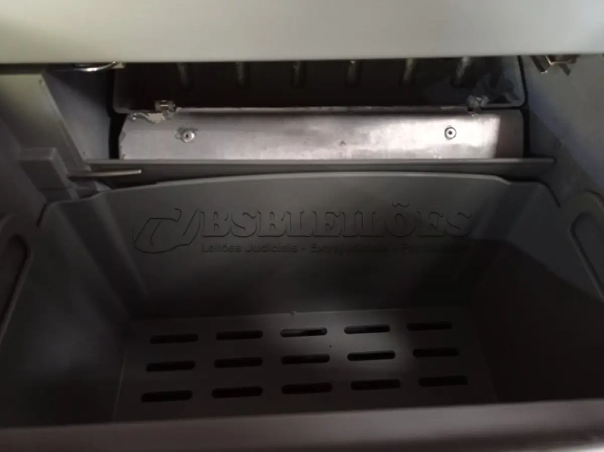 LOTE 113 - 01 MÁQUINA DE FAZER GELO MARCA SPRINGER 220V. (NO ESTADO) ATENÇÃO! FAZER A VISITAÇÃO ANTES DE ARREMATAR, NÃO SABEMOS SE FUNCIONA. LEILÃO NÃO TEM GARANTIA E NEM DEVOLUÇÃO, SUJEITO A POSSÍVEIS AVARIAS VISÍVEIS/OCULTAS E/OU AUSÊNCIA DE COMPONENTES.