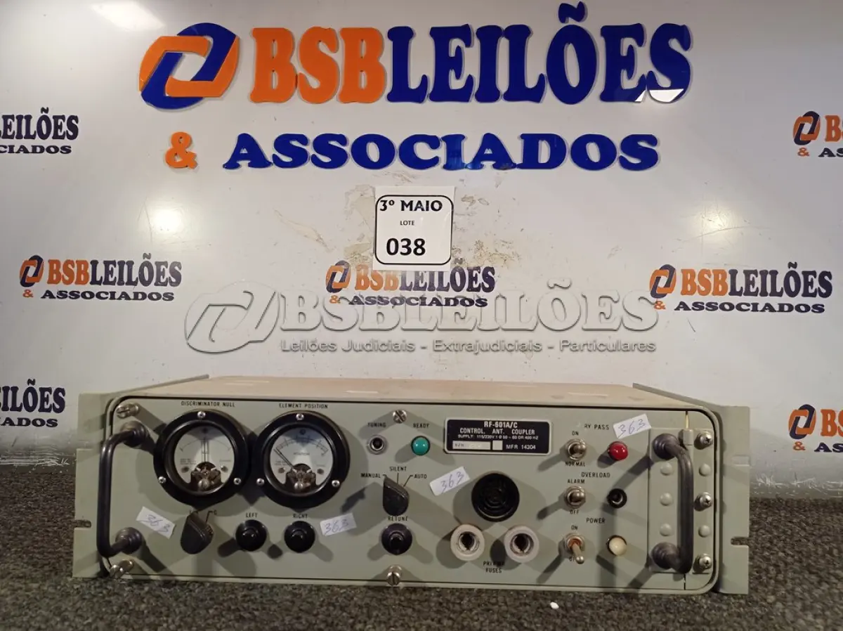 LOTE 038 - 01 ACOPLADOR DE ANTENA DE CONTROLE DE RÁDIO RF-601ª MARCA HARRIS. (NO ESTADO) ATENÇÃO! FAZER A VISITAÇÃO ANTES DE ARREMATAR, NÃO SABEMOS SE FUNCIONA. LEILÃO NÃO TEM GARANTIA E NEM DEVOLUÇÃO, SUJEITO A POSSÍVEIS AVARIAS VISÍVEIS/OCULTAS E/OU AUSÊNCIA DE COMPONENTES.