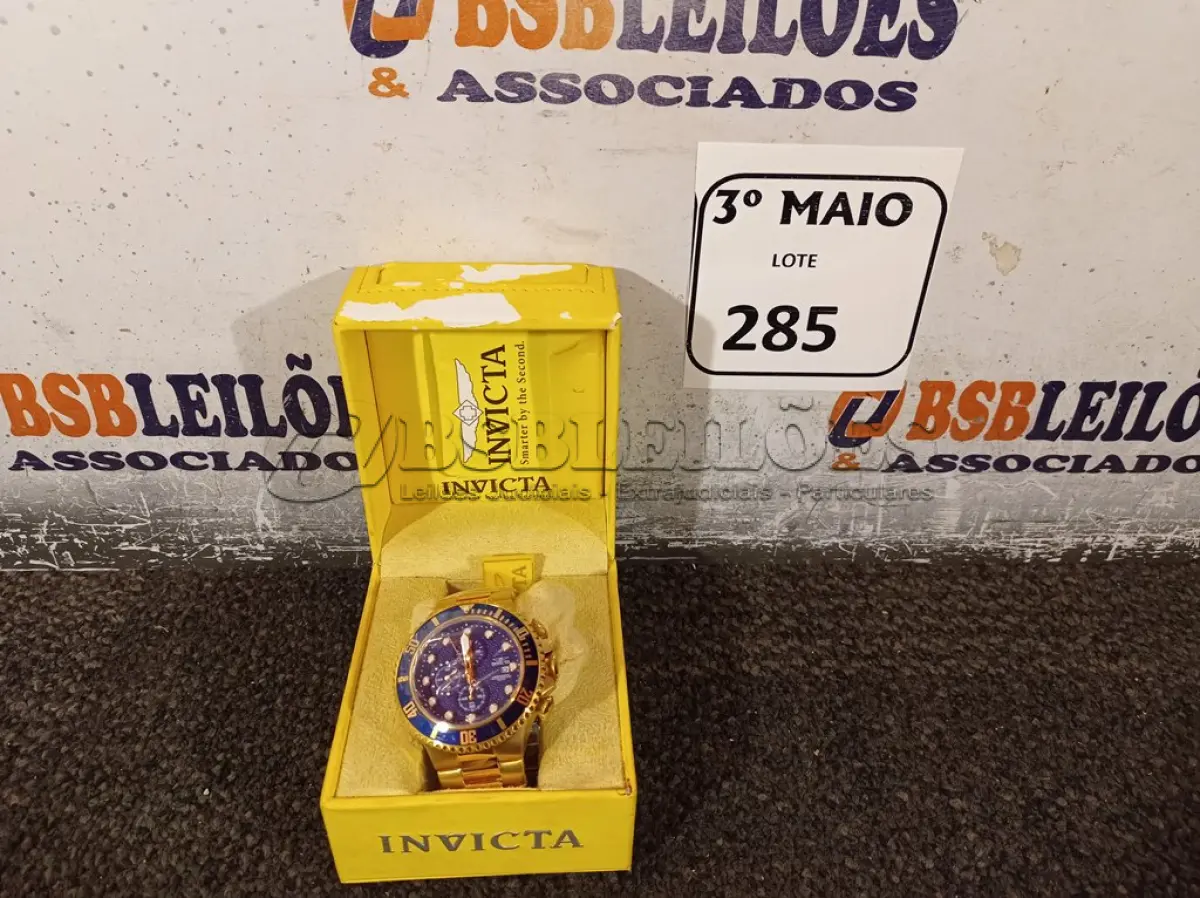 LOTE 285 - 01 RELÓGIO DE PULSO. (NO ESTADO) ATENÇÃO! FAZER A VISITAÇÃO ANTES DE ARREMATAR, NÃO SABEMOS SE FUNCIONA. LEILÃO NÃO TEM GARANTIA E NEM DEVOLUÇÃO, SUJEITO A POSSÍVEIS AVARIAS VISÍVEIS/OCULTAS E/OU AUSÊNCIA DE COMPONENTES.