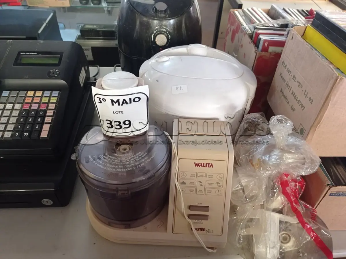 LOTE 339 - 01 AIR FRYER MARCA BRITÂNIA, 01 PANELA ELÉTRICA DE ARROZ E 01 PROCESSADOR MARCA WALITA.  (NO ESTADO) ATENÇÃO! FAZER A VISITAÇÃO ANTES DE ARREMATAR, NÃO SABEMOS SE FUNCIONA. LEILÃO NÃO TEM GARANTIA E NEM DEVOLUÇÃO, SUJEITO A POSSÍVEIS AVARIAS VISÍVEIS/OCULTAS E/OU AUSÊNCIA DE COMPONENTES.