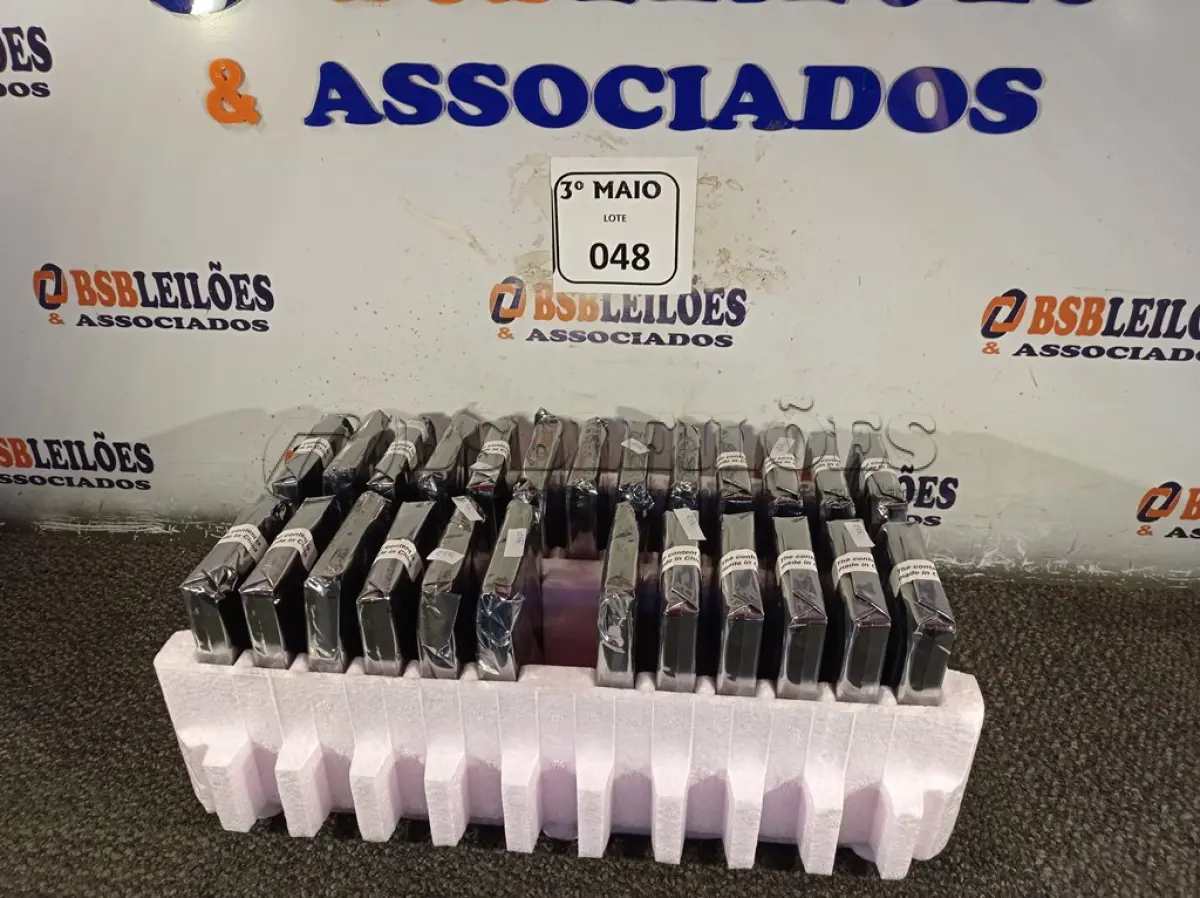 LOTE 048 - 01 LOTE COM 25 HDS DE 40GB CADA. (NO ESTADO) ATENÇÃO! FAZER A VISITAÇÃO ANTES DE ARREMATAR, NÃO SABEMOS SE FUNCIONA. LEILÃO NÃO TEM GARANTIA E NEM DEVOLUÇÃO, SUJEITO A POSSÍVEIS AVARIAS VISÍVEIS/OCULTAS E/OU AUSÊNCIA DE COMPONENTES.