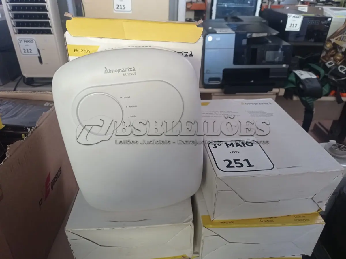 LOTE 251 - 06 FONTES DE ALIMENTAÇÃO ININTERRUPTA COM AVARIAS. (NO ESTADO) ATENÇÃO! FAZER A VISITAÇÃO ANTES DE ARREMATAR, NÃO SABEMOS SE FUNCIONA. LEILÃO NÃO TEM GARANTIA E NEM DEVOLUÇÃO, SUJEITO A POSSÍVEIS AVARIAS VISÍVEIS/OCULTAS E/OU AUSÊNCIA DE COMPONENTES.