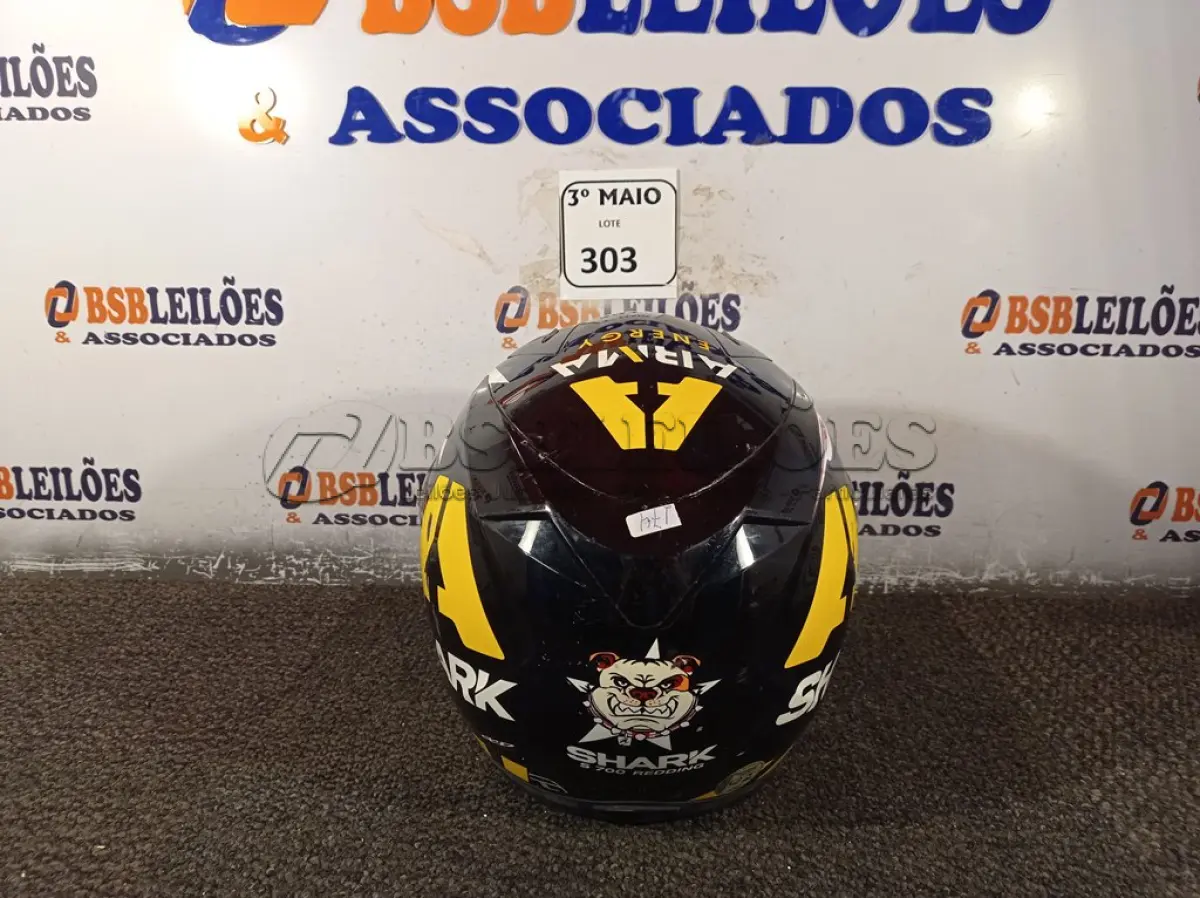 LOTE 303 - 01 CAPACETE SHARK S700 REDDING. (NO ESTADO) ATENÇÃO! FAZER A VISITAÇÃO ANTES DE ARREMATAR, NÃO SABEMOS SE FUNCIONA. LEILÃO NÃO TEM GARANTIA E NEM DEVOLUÇÃO, SUJEITO A POSSÍVEIS AVARIAS VISÍVEIS/OCULTAS E/OU AUSÊNCIA DE COMPONENTES.