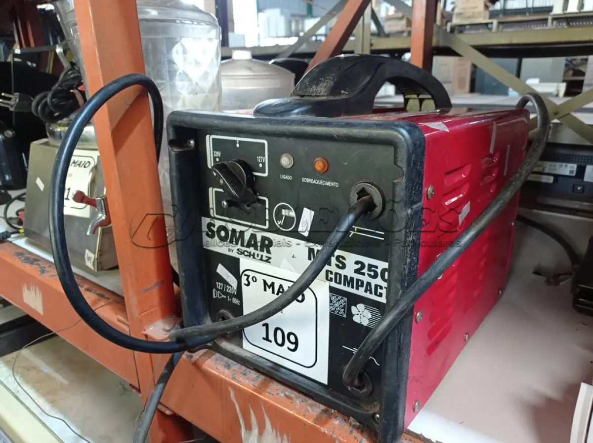 LOTE 109 - 01 MÁQUINA DE SOLDA PROFISSIONAL MTS 250M SOMAR SCHUZ. (NO ESTADO) ATENÇÃO! FAZER A VISITAÇÃO ANTES DE ARREMATAR, NÃO SABEMOS SE FUNCIONA. LEILÃO NÃO TEM GARANTIA E NEM DEVOLUÇÃO, SUJEITO A POSSÍVEIS AVARIAS VISÍVEIS/OCULTAS E/OU AUSÊNCIA DE COMPONENTES.