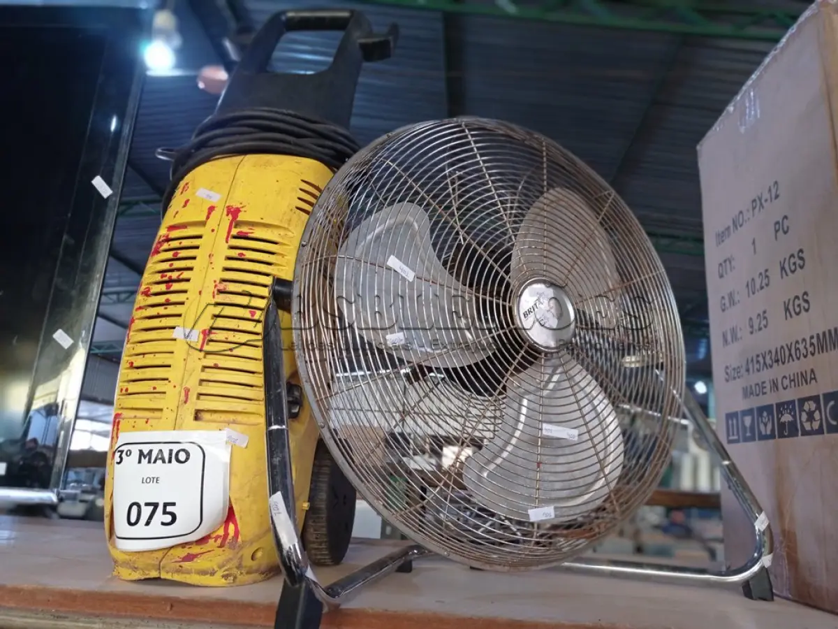 LOTE 075 - 01 LAVADORA DE ALTA PRESSÃO MARCA KARCHER K3.85 E 01 VENTILADOR COM AVARIAS. (NO ESTADO) ATENÇÃO! FAZER A VISITAÇÃO ANTES DE ARREMATAR, NÃO SABEMOS SE FUNCIONA. LEILÃO NÃO TEM GARANTIA E NEM DEVOLUÇÃO, SUJEITO A POSSÍVEIS AVARIAS VISÍVEIS/OCULTAS E/OU AUSÊNCIA DE COMPONENTES.