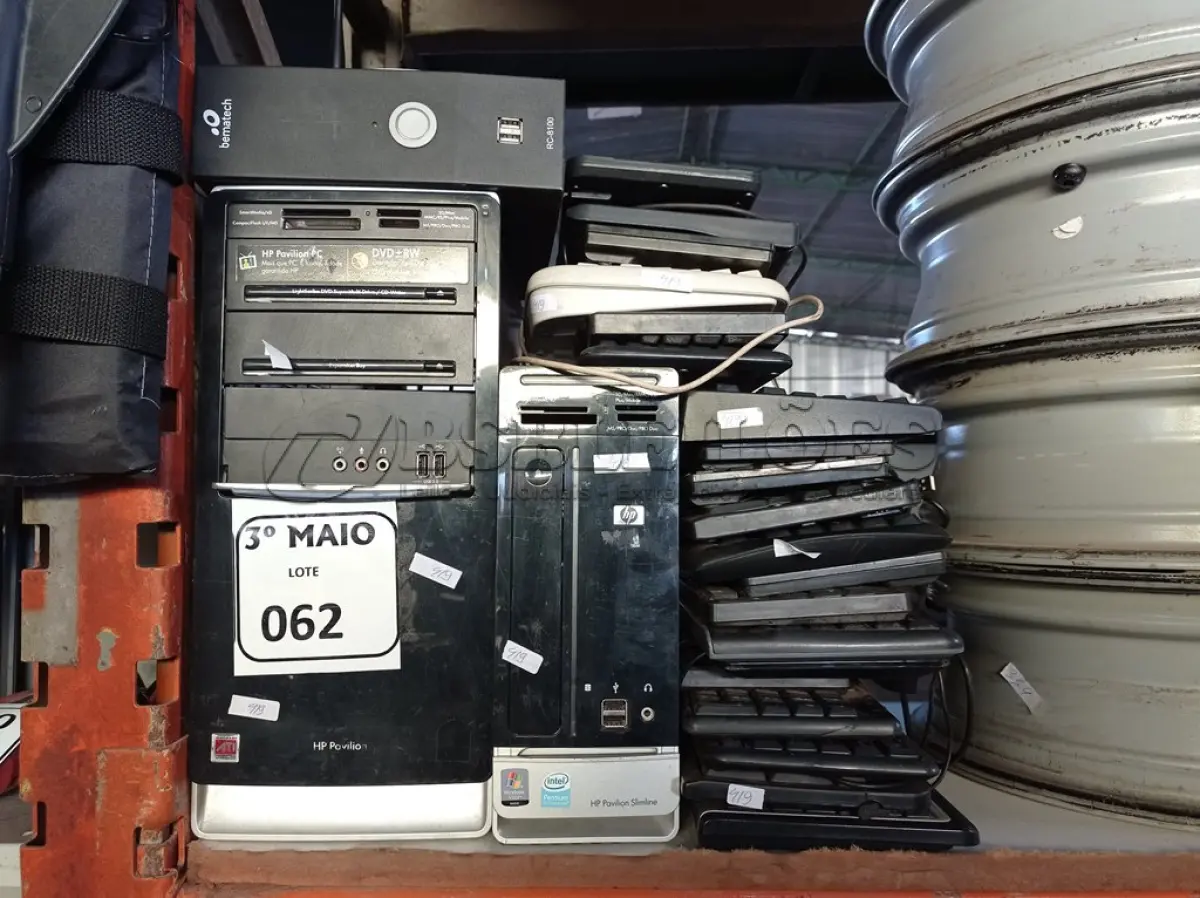 LOTE 062 - 03 CPU’S MARCAS E MODELOS DIVERSOS, VÁRIOS TECLADOS E ELETRÔNICOS DIVERSOS. (NO ESTADO) ATENÇÃO! FAZER A VISITAÇÃO ANTES DE ARREMATAR, NÃO SABEMOS SE FUNCIONA. LEILÃO NÃO TEM GARANTIA E NEM DEVOLUÇÃO, SUJEITO A POSSÍVEIS AVARIAS VISÍVEIS/OCULTAS E/OU AUSÊNCIA DE COMPONENTES.