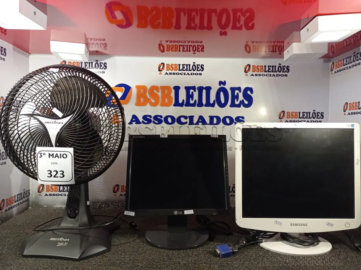 LOTE 323 - 02 MONITORES LCD E 01 VENTILADOR COM AVARIAS. (NO ESTADO) ATENÇÃO! FAZER A VISITAÇÃO ANTES DE ARREMATAR, NÃO SABEMOS SE FUNCIONA. LEILÃO NÃO TEM GARANTIA E NEM DEVOLUÇÃO, SUJEITO A POSSÍVEIS AVARIAS VISÍVEIS/OCULTAS E/OU AUSÊNCIA DE COMPONENTES.