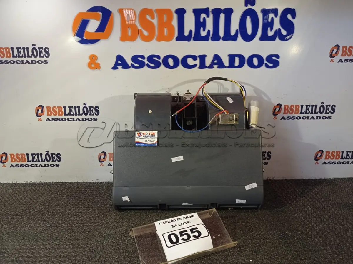 LOTE 055 - 01 SISTEMA DE AR-CONDICIONADO VEICULAR MODELO:740 055. (NO ESTADO) ATENÇÃO! FAZER A VISITAÇÃO ANTES DE ARREMATAR, NÃO SABEMOS SE FUNCIONA. LEILÃO NÃO TEM GARANTIA E NEM DEVOLUÇÃO, SUJEITO A POSSÍVEIS AVARIAS VISÍVEIS/OCULTAS E/OU AUSÊNCIA DE COMPONENTES.