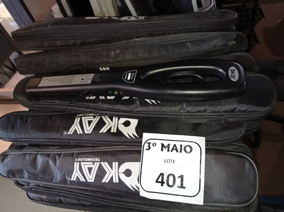 LOTE 401 - 20 DETECTORES DE METAL. (NO ESTADO) ATENÇÃO! FAZER A VISITAÇÃO ANTES DE ARREMATAR, NÃO SABEMOS SE FUNCIONA. LEILÃO NÃO TEM GARANTIA E NEM DEVOLUÇÃO, SUJEITO A POSSÍVEIS AVARIAS VISÍVEIS/OCULTAS E/OU AUSÊNCIA DE COMPONENTES.