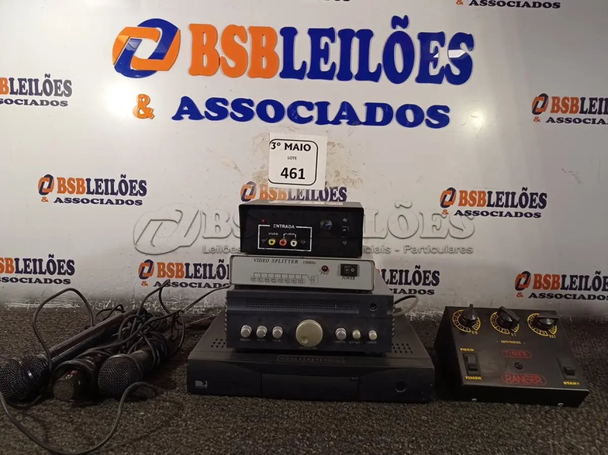 LOTE 461 - 01 APARELHO DE SATÉLITE, FONTES, MICROFONES E ELETRÔNICOS DIVERSOS. (NO ESTADO) ATENÇÃO! FAZER A VISITAÇÃO ANTES DE ARREMATAR, NÃO SABEMOS SE FUNCIONA. LEILÃO NÃO TEM GARANTIA E NEM DEVOLUÇÃO, SUJEITO A POSSÍVEIS AVARIAS VISÍVEIS/OCULTAS E/OU AUSÊNCIA DE COMPONENTES.