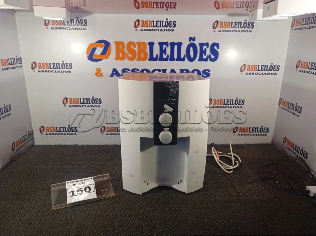 LOTE 150 - 01 PURIFICADOR DE ÁGUA MARCA MASTER FRIO 220V. (NO ESTADO) ATENÇÃO! FAZER A VISITAÇÃO ANTES DE ARREMATAR, NÃO SABEMOS SE FUNCIONA. LEILÃO NÃO TEM GARANTIA E NEM DEVOLUÇÃO, SUJEITO A POSSÍVEIS AVARIAS VISÍVEIS/OCULTAS E/OU AUSÊNCIA DE COMPONENTES.