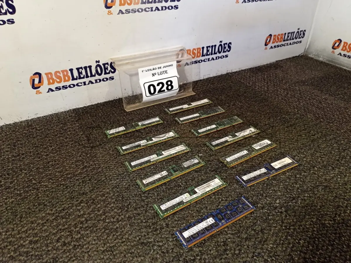 LOTE 028 - 01 LOTE COM 12 MEMÓRIAS PARA SERVIDOR, SENDO 11 DE 16GB E 01 DE 8GB. (NO ESTADO) ATENÇÃO! FAZER A VISITAÇÃO ANTES DE ARREMATAR, NÃO SABEMOS SE FUNCIONA. LEILÃO NÃO TEM GARANTIA E NEM DEVOLUÇÃO, SUJEITO A POSSÍVEIS AVARIAS VISÍVEIS/OCULTAS E/OU AUSÊNCIA DE COMPONENTES.